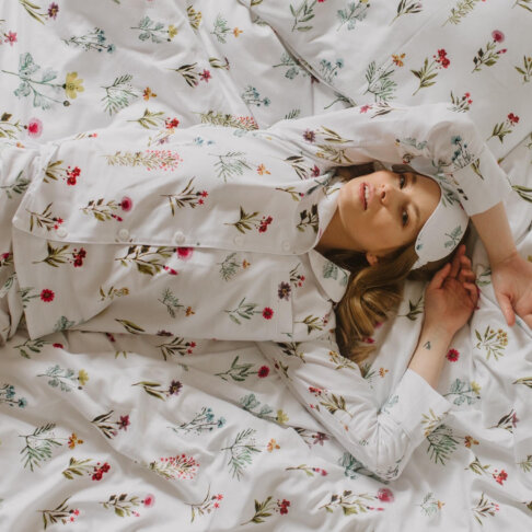 Komplet do spania w polne kwiaty White Pocket