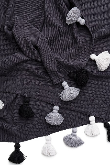 Narzuta z frędzlami boho ciemnoszara