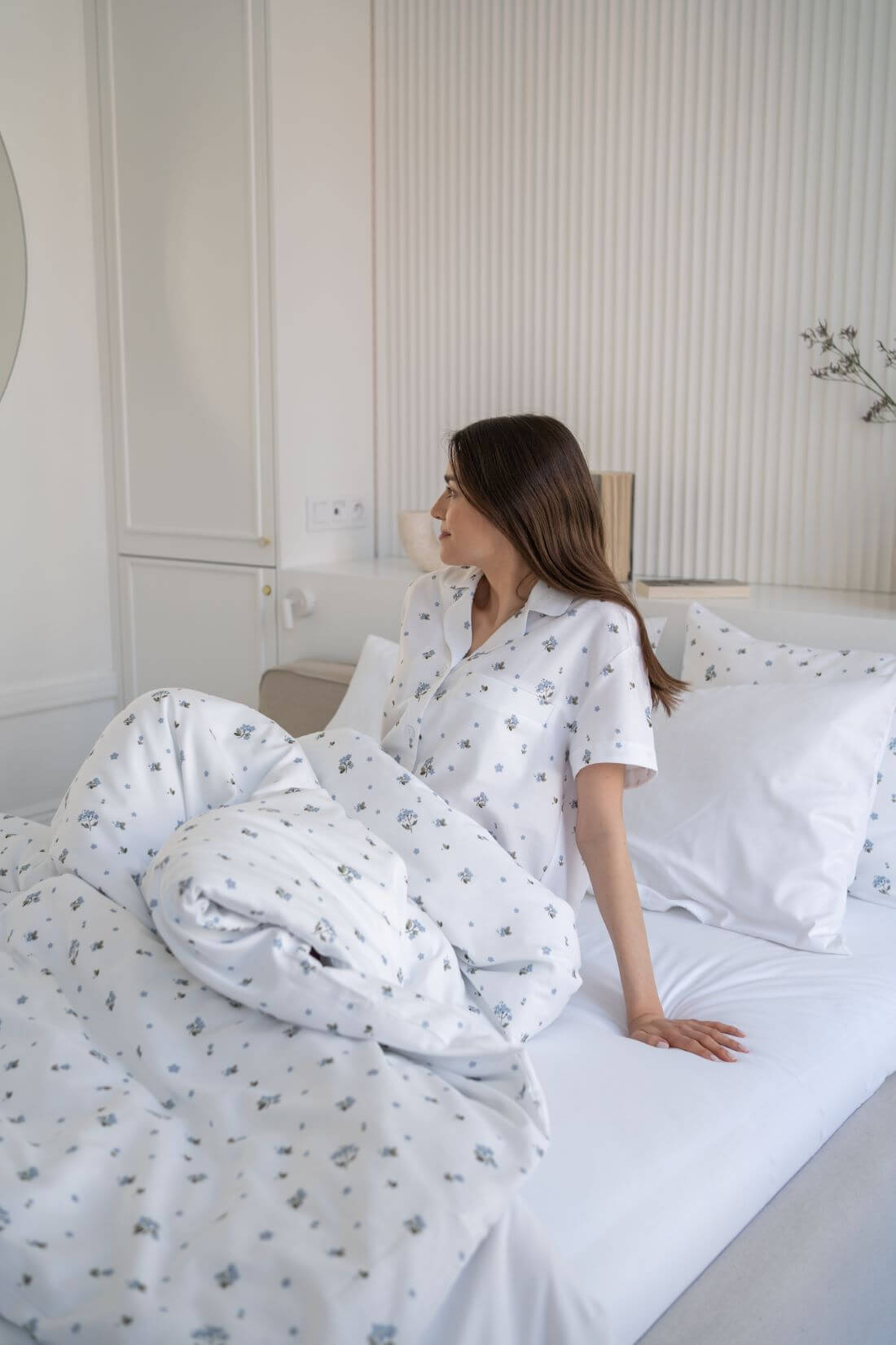 Biała piżama z niebieskim wzorem Niezapominajki White Pocket